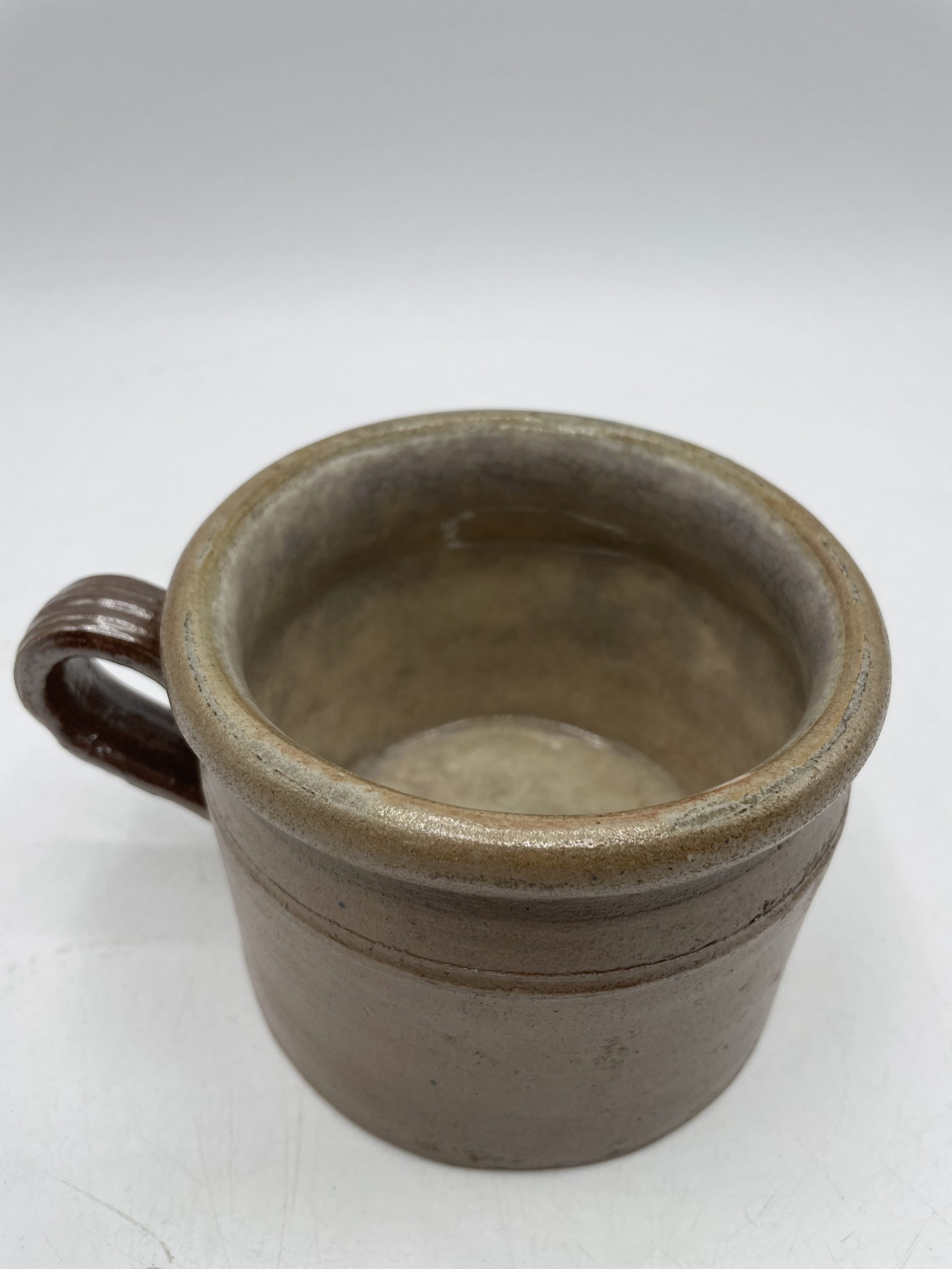 Grosse tasse ou broc vintage en grès – Image 4