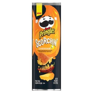Pringles Scorchin&rsquo; Cheddar, chips épicées au fromage de 158g