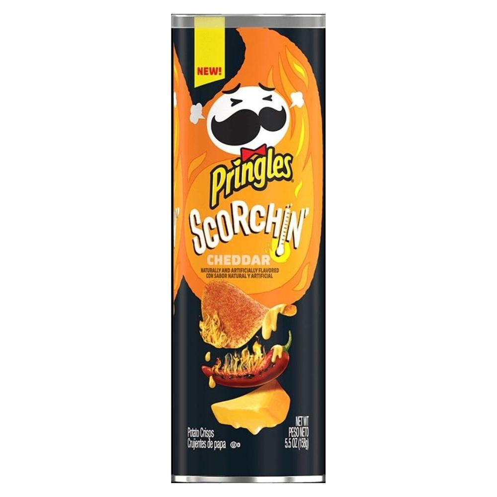 Pringles Scorchin’ Cheddar, chips épicées au fromage de 158g – Image 2